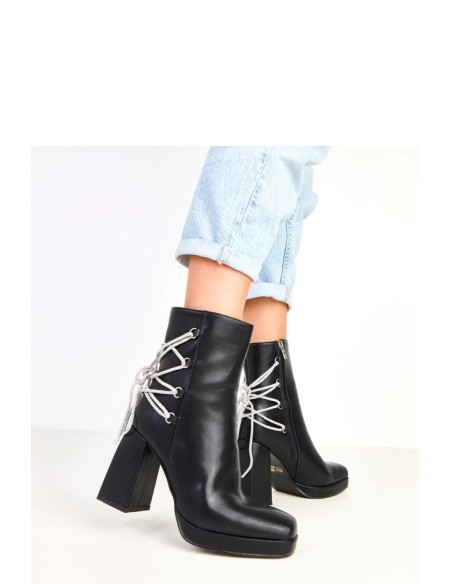 Bottes à talons Élégantes en Cuir Écologique Noires