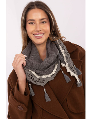 Foulard Élégant en Dentelle