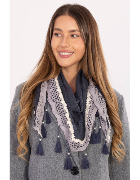 Foulard Élégant en Dentelle