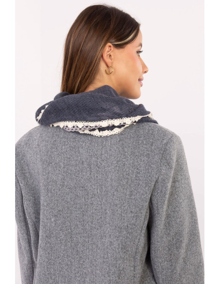 Foulard Élégant en Dentelle