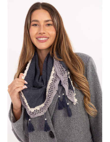 Foulard Élégant en Dentelle
