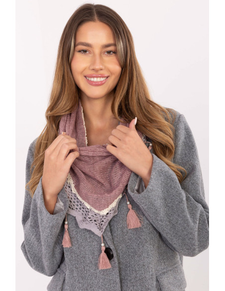 Foulard Élégant en Dentelle
