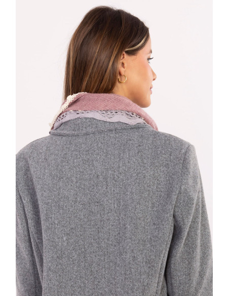 Foulard Élégant en Dentelle
