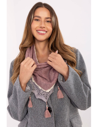 Foulard Élégant en Dentelle