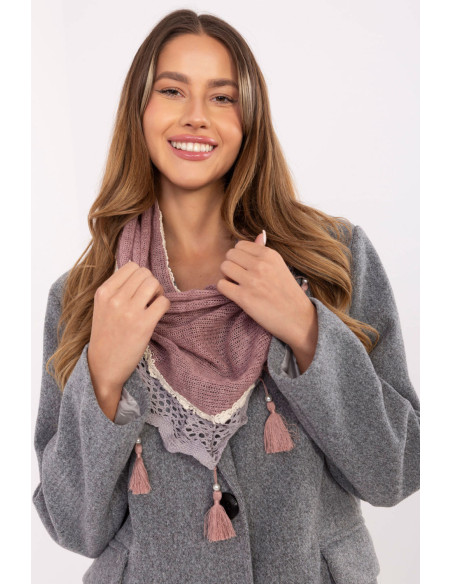 Foulard Élégant en Dentelle