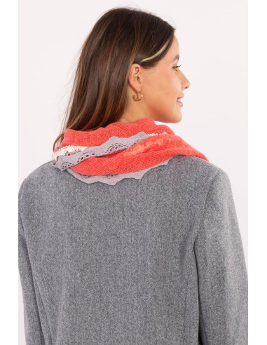 Foulard Élégant en Dentelle