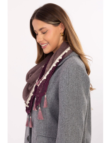 Foulard Élégant en Dentelle