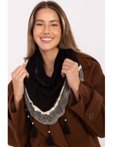 Foulard Élégant en Dentelle