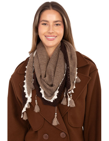 Foulard Élégant en Dentelle