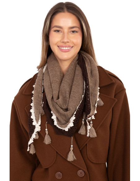 Foulard Élégant en Dentelle
